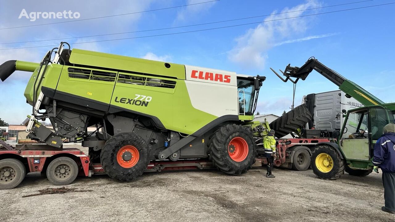 moissonneuse-batteuse Claas Lexion 770