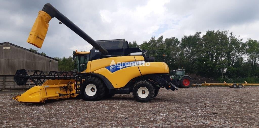 moissonneuse-batteuse New Holland CR9080