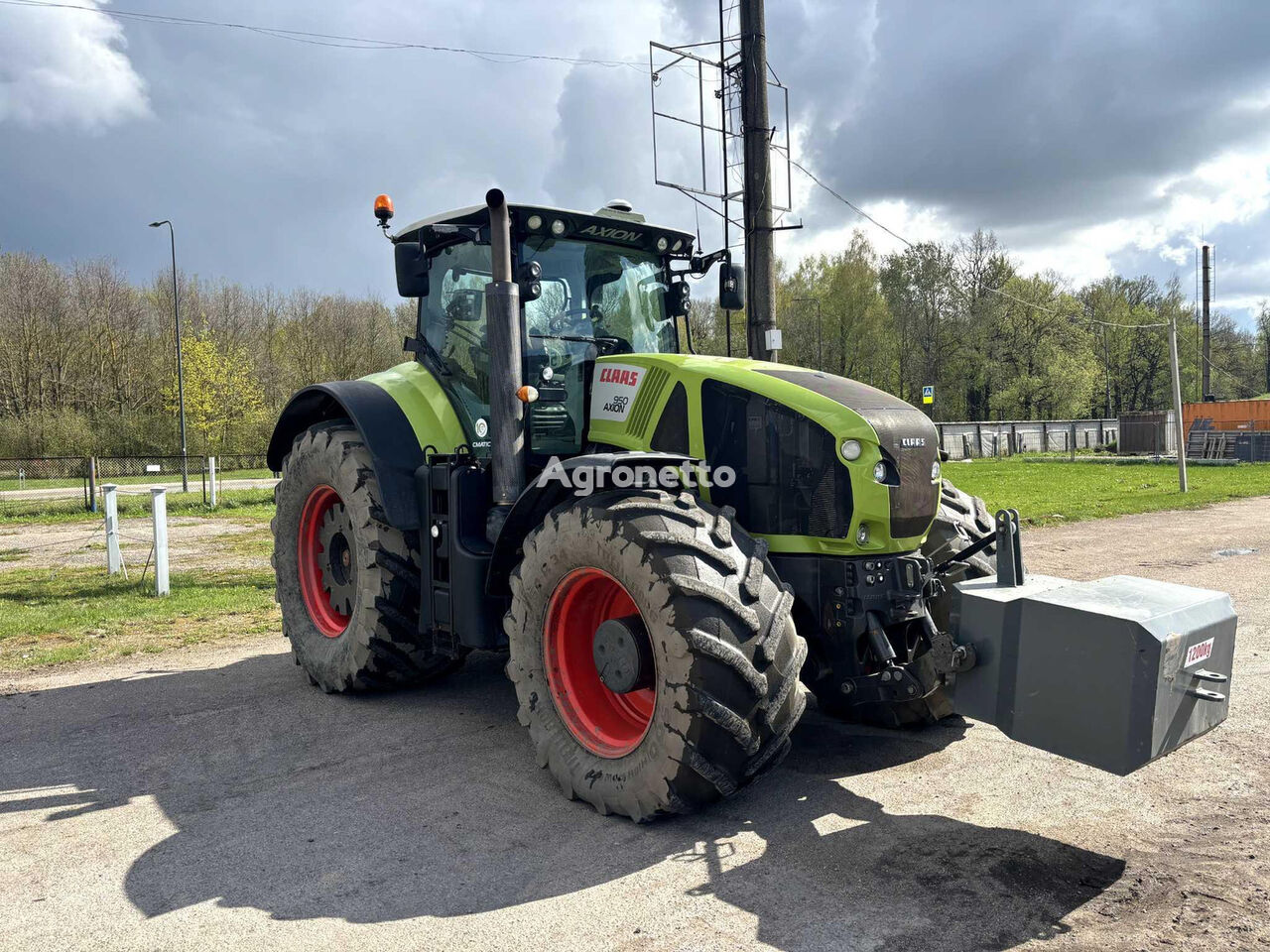 tracteur à roues Claas Axion 950