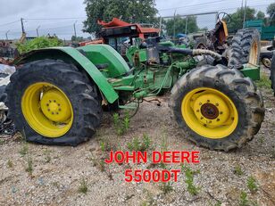 tracteur à roues John Deere 5500DT pour pièces détachées